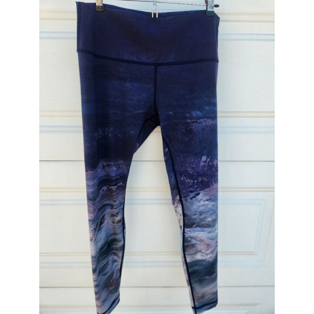 Lululemon athletic mid calf workout pants size small